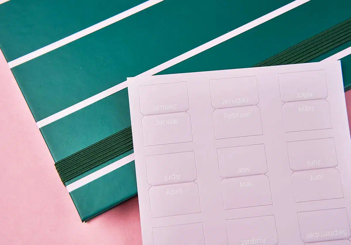 Monatstaben »Markier mich« – flieder, groß (neue Form) - amoedo – Schöne Papeterie