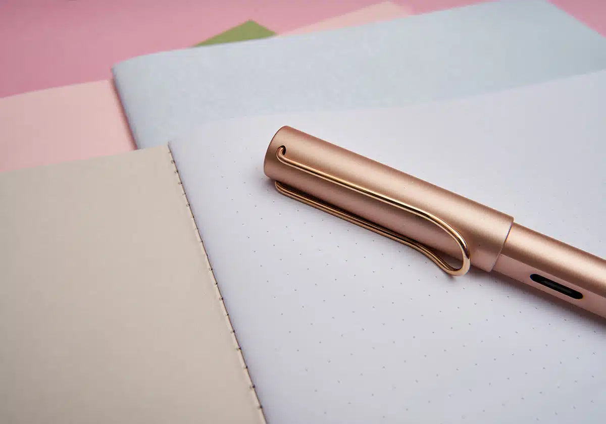 Wunderschönes grünes Notizheft in A4 und A5 mit 40 Seiten, Gmund-Papier und Steppstichheftung