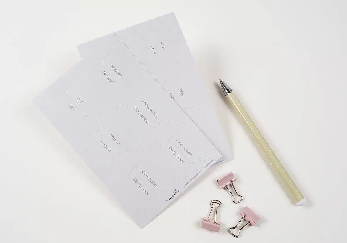 Monatstaben »Markier mich« – grau, groß - amoedo – Schöne Papeterie