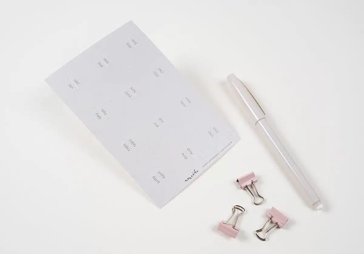 Monatstaben »Markier mich« – grau, klein - amoedo – Schöne Papeterie