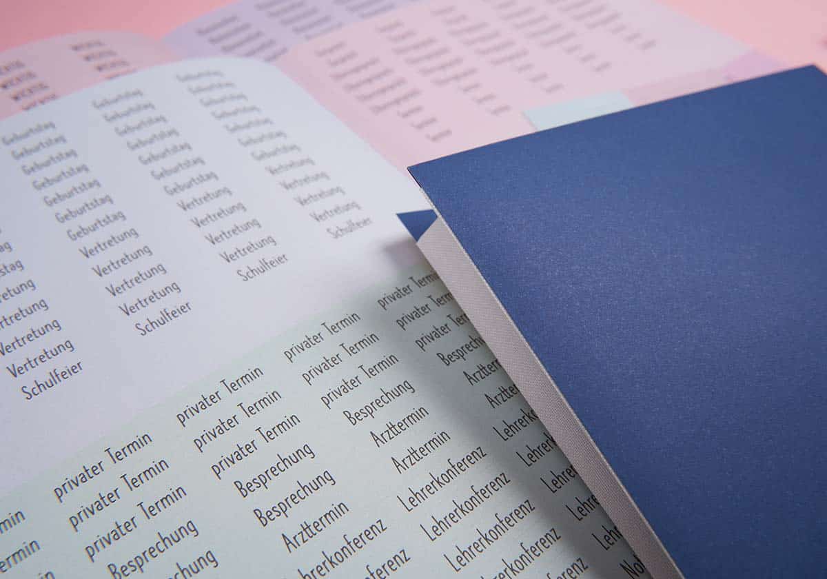 selbstklebende Froschtasche zur Aufbewahrung loser Zettel, erhältlich für A4 oder A5, mit eingearbeiteten Textilkeil