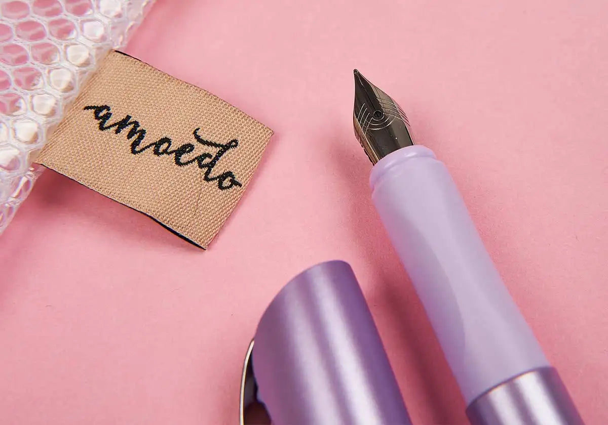 »Hingucker« Füller lila - amoedo – Schöne Papeterie