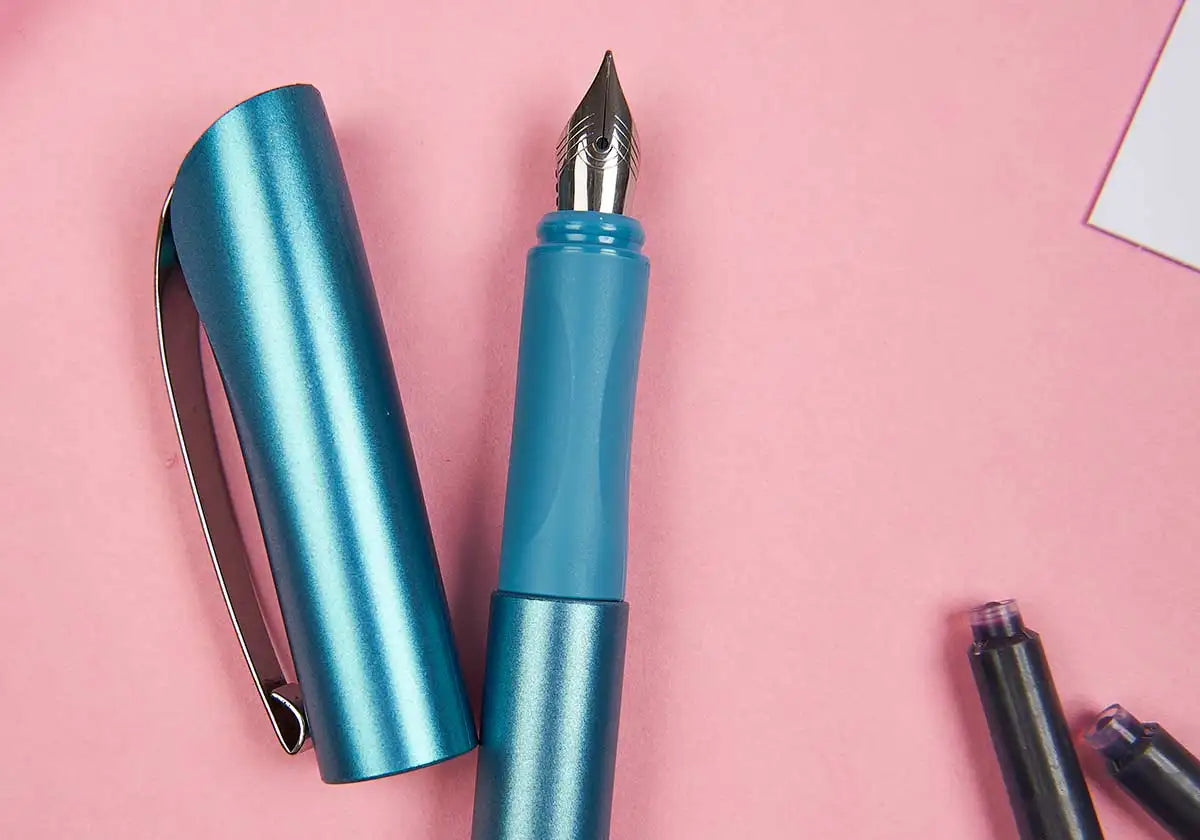 Fller in petrol-metallic für Rechts- und Linkshänder