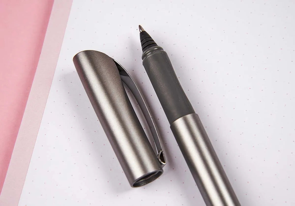 »Hingucker« Tintenroller graphit - amoedo – Schöne Papeterie