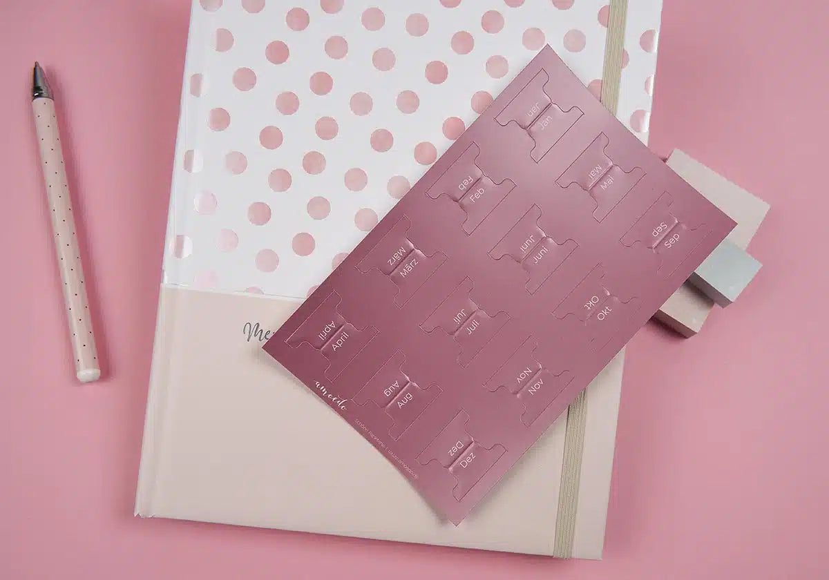 Monatstaben »Markier mich« – rosémetallic, klein - amoedo – Schöne Papeterie