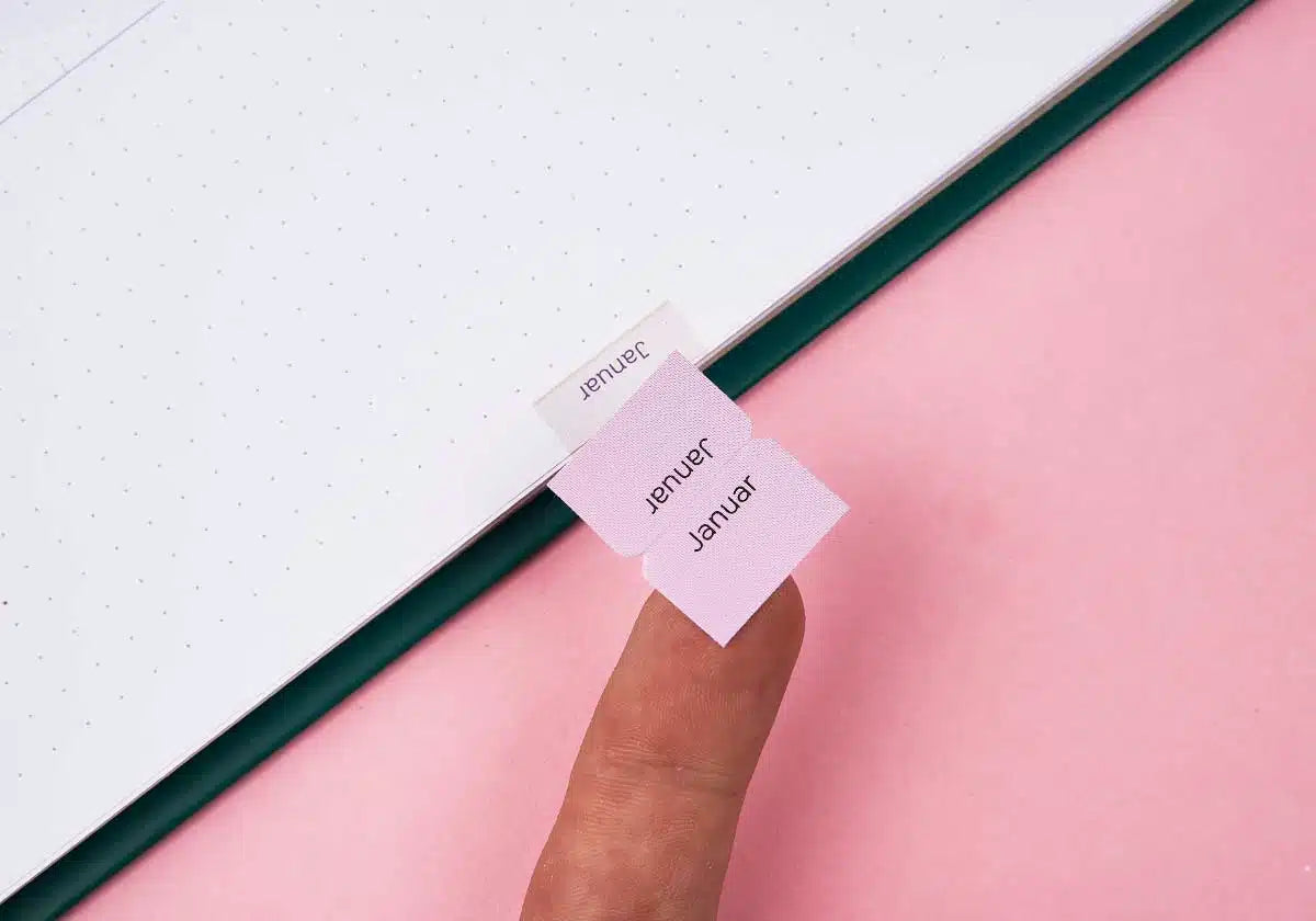 Monatstaben »Markier mich« – bunt, groß (neue Form) - amoedo – Schöne Papeterie