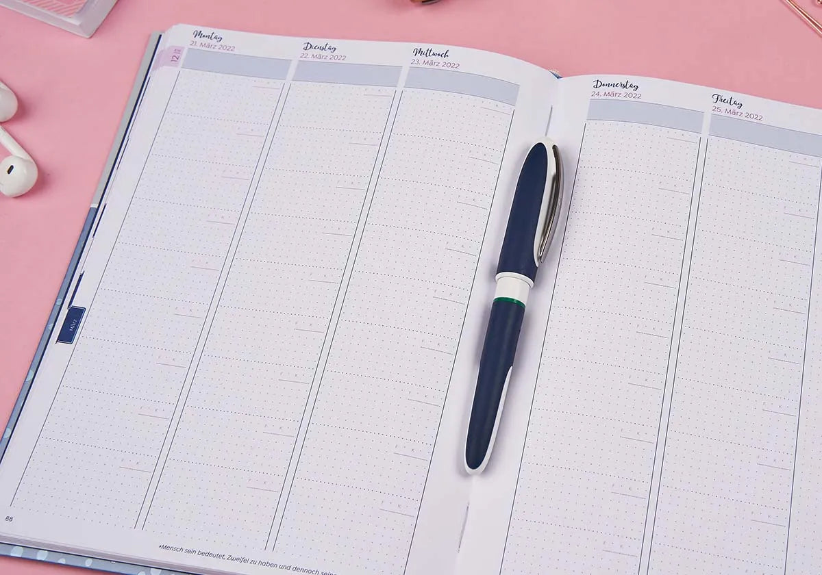 »Schulstift« grün - amoedo – Schöne Papeterie