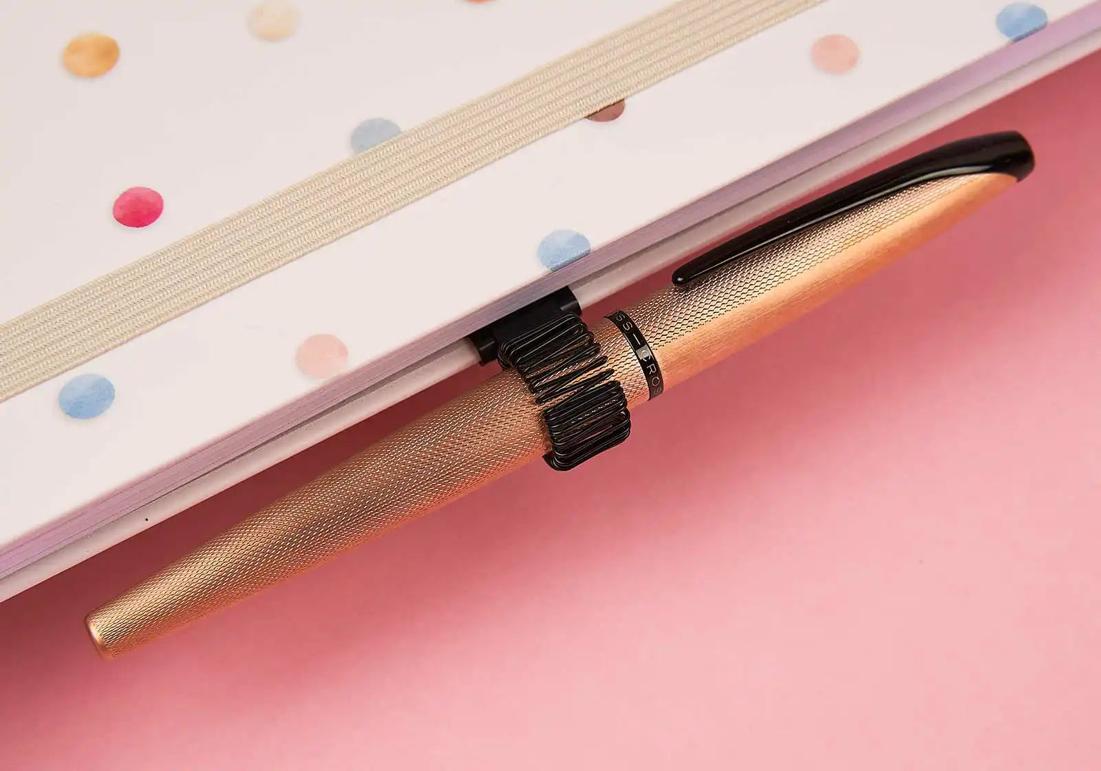 Stifthalter aus Metall – schwarz - amoedo – Schöne Papeterie