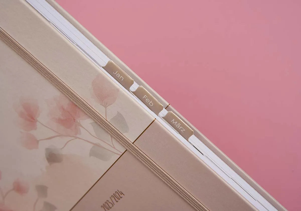 Monatstaben »Markier mich« – gold, klein - amoedo – Schöne Papeterie