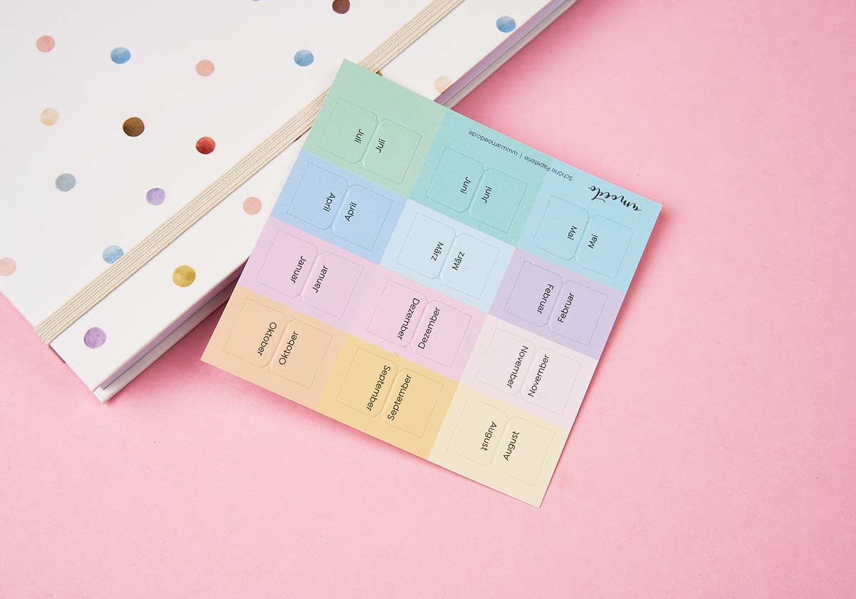 Monatstaben »Markier mich« – bunt, klein (neue Form) - amoedo – Schöne Papeterie