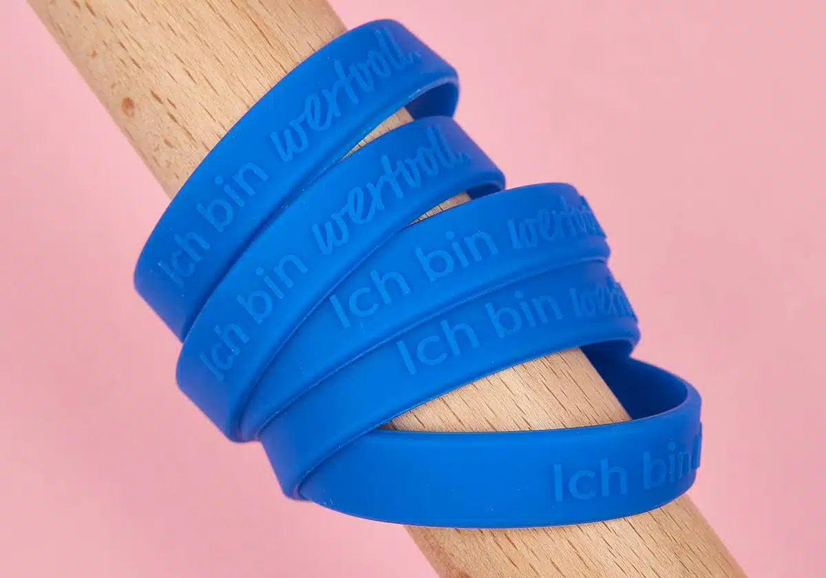 »Ich bin wertvoll.« – Armbänder für Jugendliche, dunkelblau – 5er Set - amoedo – Schöne Papeterie