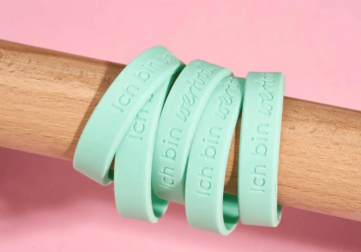 Inspirierende Silikonarmbänder – 24 Stück, Mit Motivationssprüchen, Für Schüler & Teams