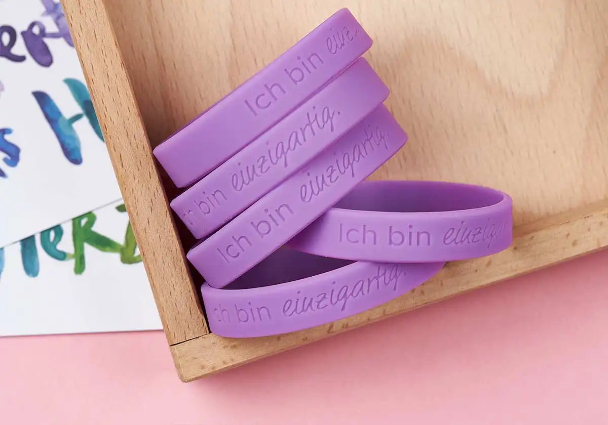 »Ich bin einzigartig.« – Armbänder für Kinder & Jugendliche, lila – 5er Set