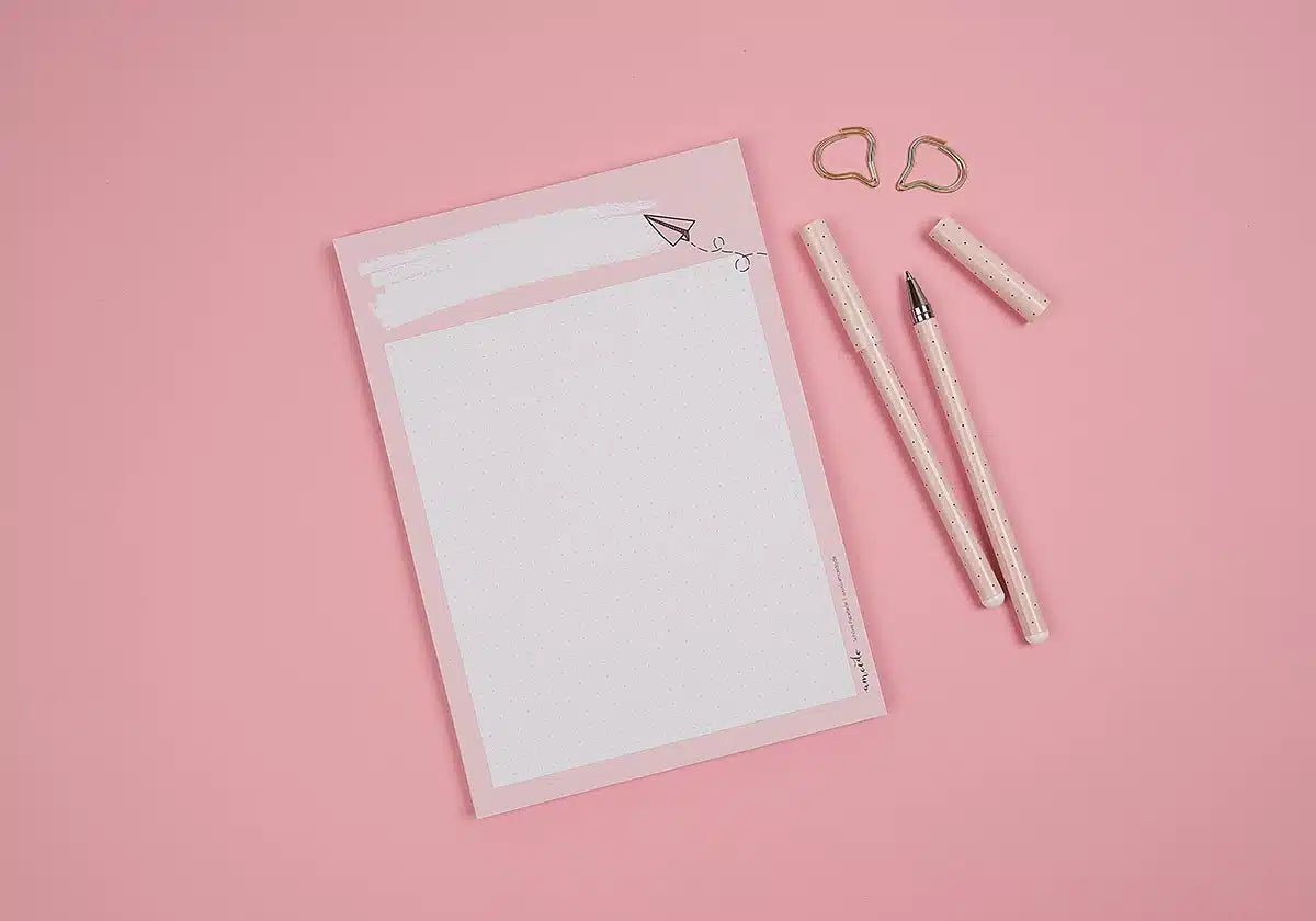 Schöner Schreibblock in A5 mit Punktraster, gedruckt auf Recyclingpapier