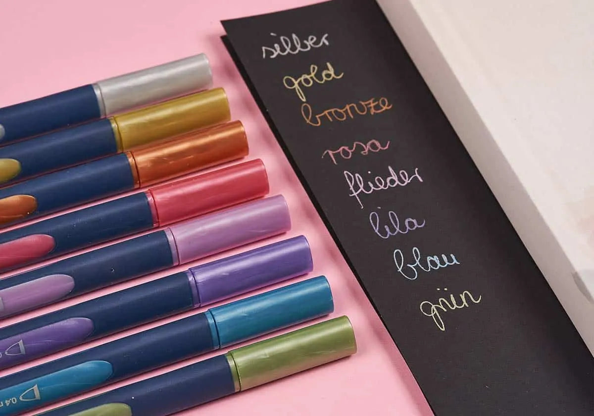 »Nachtglanz dünn« Metallic Rollerball 8er-Set - amoedo – Schöne Papeterie