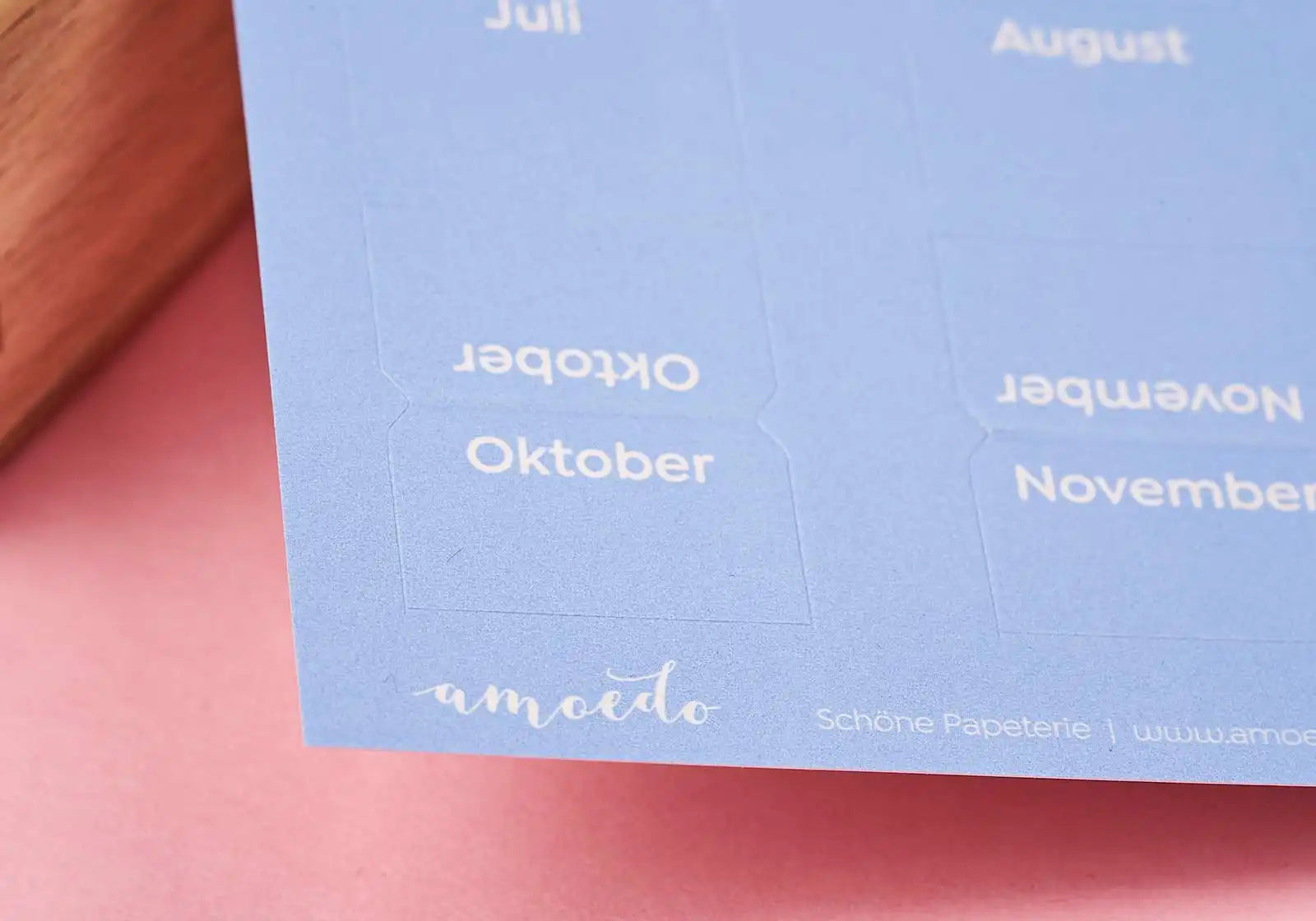 Monatstaben »Markier mich« – blau, groß (neue Form) - amoedo – Schöne Papeterie