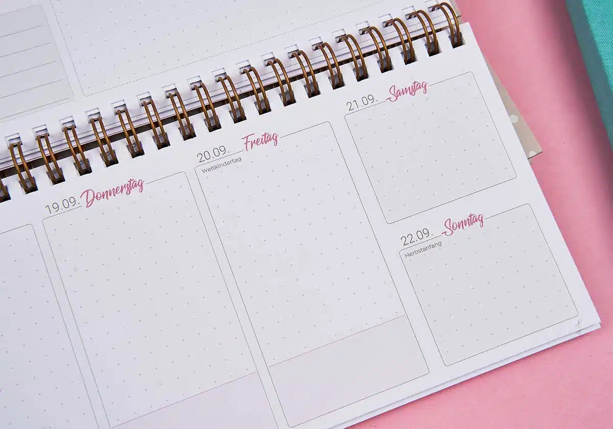 Tischkalender für das SJ 2024/2025 - amoedo – Schöne Papeterie